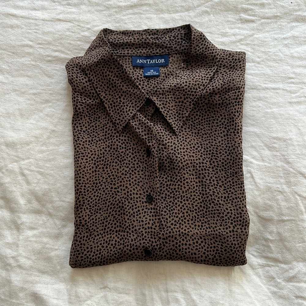 ✨ Ann Taylor cheetah print blouse sz M/10